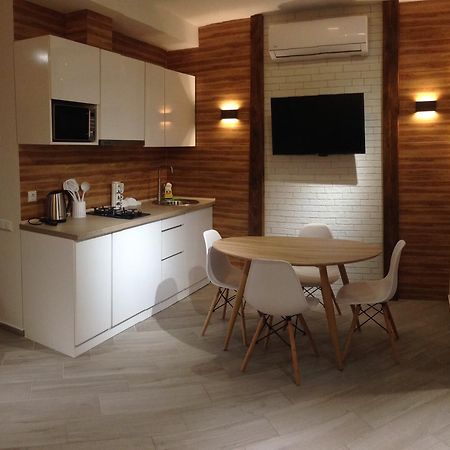 V&A Lux Apartments 巴统 外观 照片