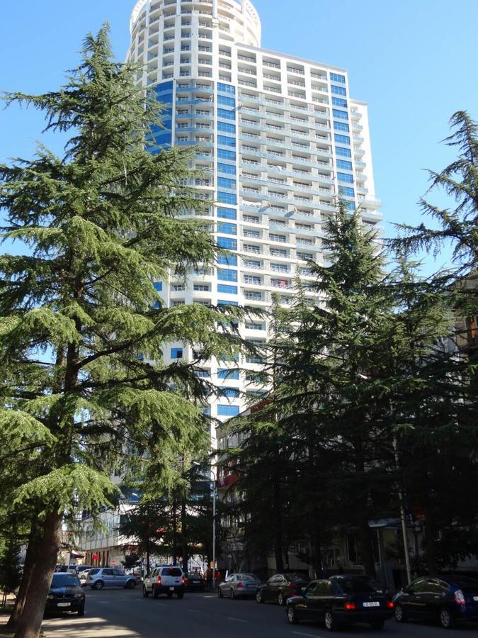 V&A Lux Apartments 巴统 外观 照片