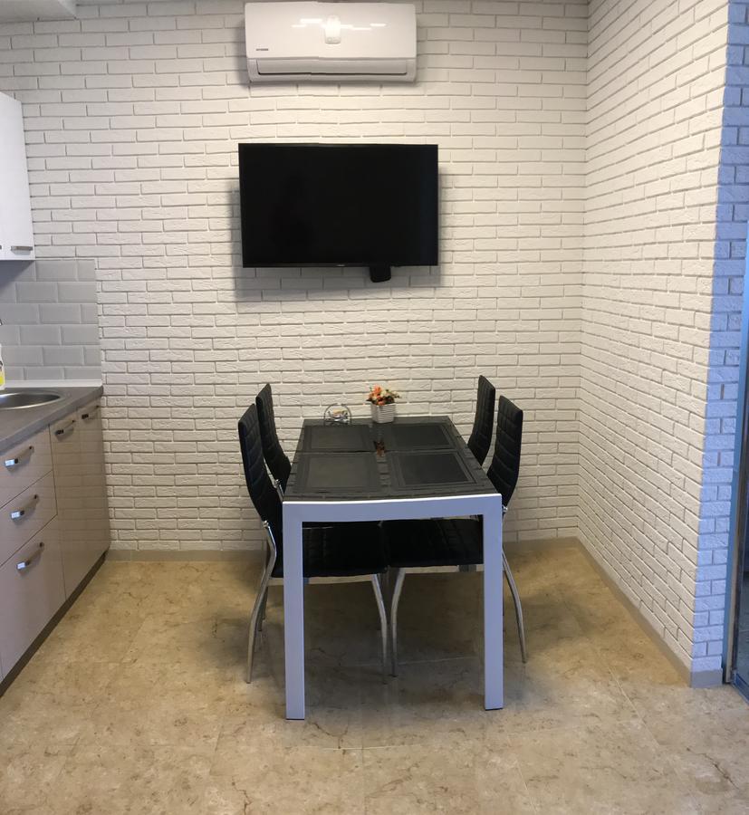 V&A Lux Apartments 巴统 外观 照片
