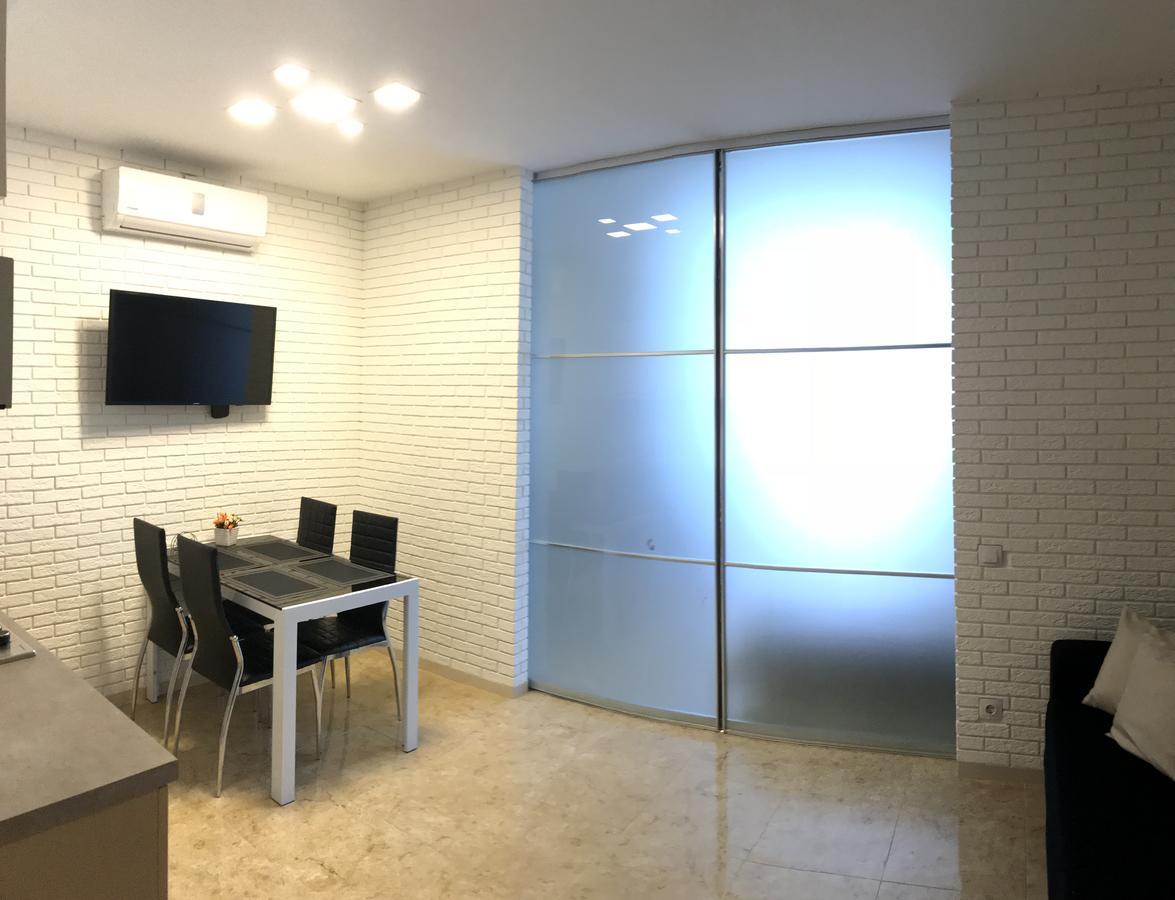 V&A Lux Apartments 巴统 外观 照片